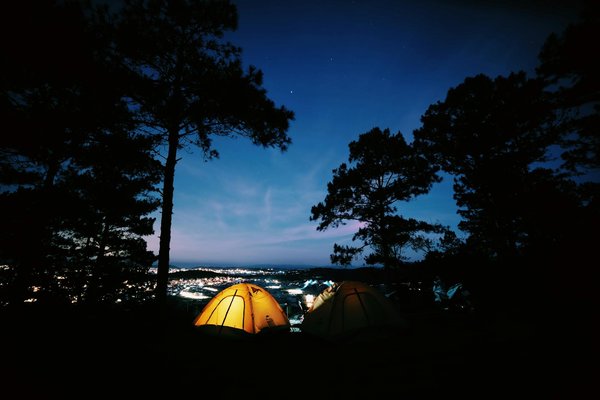 Où participer à des ateliers de fabrication de tambours en Afrique de l'Ouest?